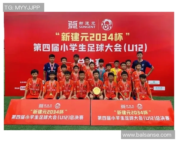 足球明星化身歌手展现金嗓子魅力引发粉丝热议与期待