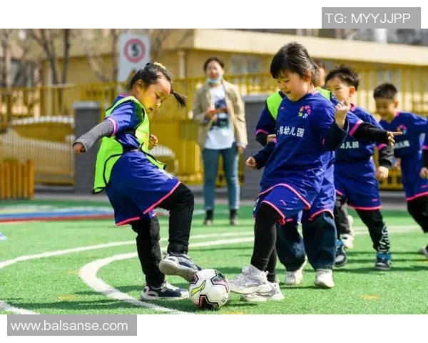 欢乐无限的逗比足球游戏让你体验不一样的足球乐趣与搞笑瞬间