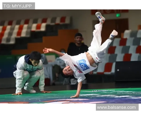 武汉街舞队在滑板精英赛中的精彩表现与实力分析 武汉街舞队在滑板精英赛中的精彩表现与实力分析