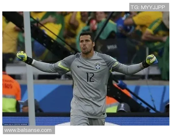 足球明星太太怀孕视频曝光幸福瞬间引发网友热议与祝福