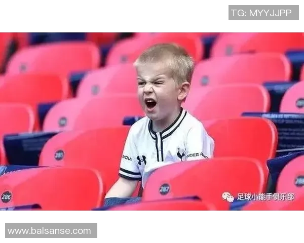 足球明星我是谁的英语表达及其背后的故事与成就解析 足球明星我是谁的英语表达及其背后的故事与成就解析