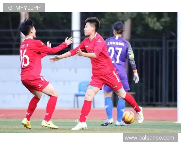 足球明星李彦的成长历程与辉煌成就全景解析