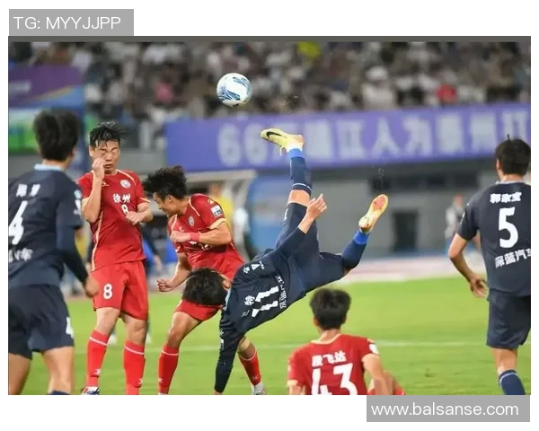 足球明星炫酷瞬间集锦展现运动魅力与激情的完美结合