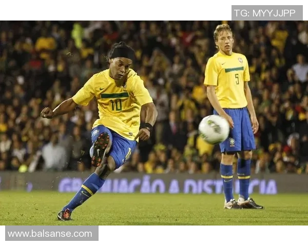 足球明星的幸运数字揭秘：他们背后的故事与信仰如何影响比赛表现