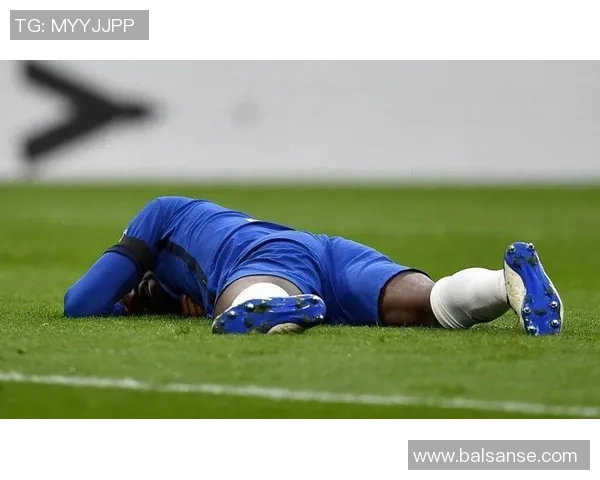 足球明星直播意外手滑引发热议网友调侃不断场面尴尬又搞笑