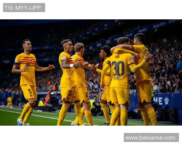 足球明星精彩瞬间集锦独家剪辑带你领略绿茵场上的传奇风采 足球明星精彩瞬间集锦独家剪辑带你领略绿茵场上的传奇风采