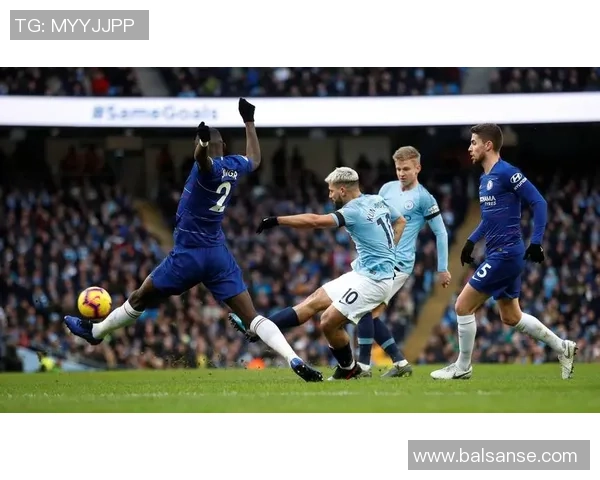 足球明星精彩瞬间高清图片记录展现球场风采与激情对决 足球明星精彩瞬间高清图片记录展现球场风采与激情对决