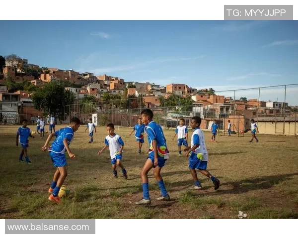 足球明星纷纷迎来儿子新生代足球世家再添小将助力未来