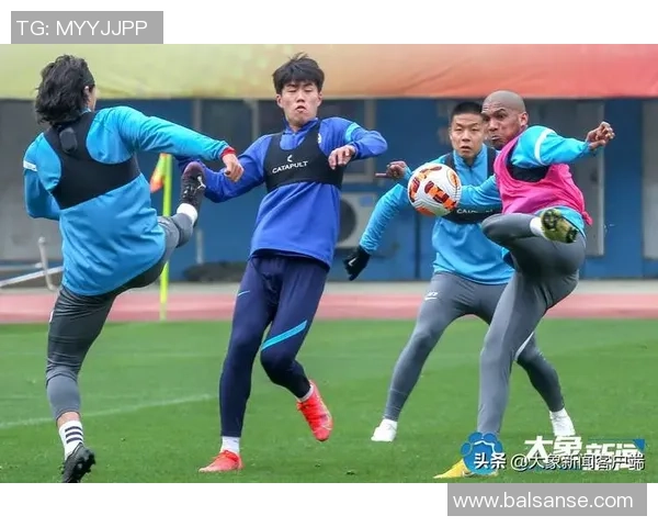 足球明星网课助你提升球技与战术理解,开启你的足球梦想之旅 足球明星网课助你提升球技与战术理解,开启你的足球梦想之旅